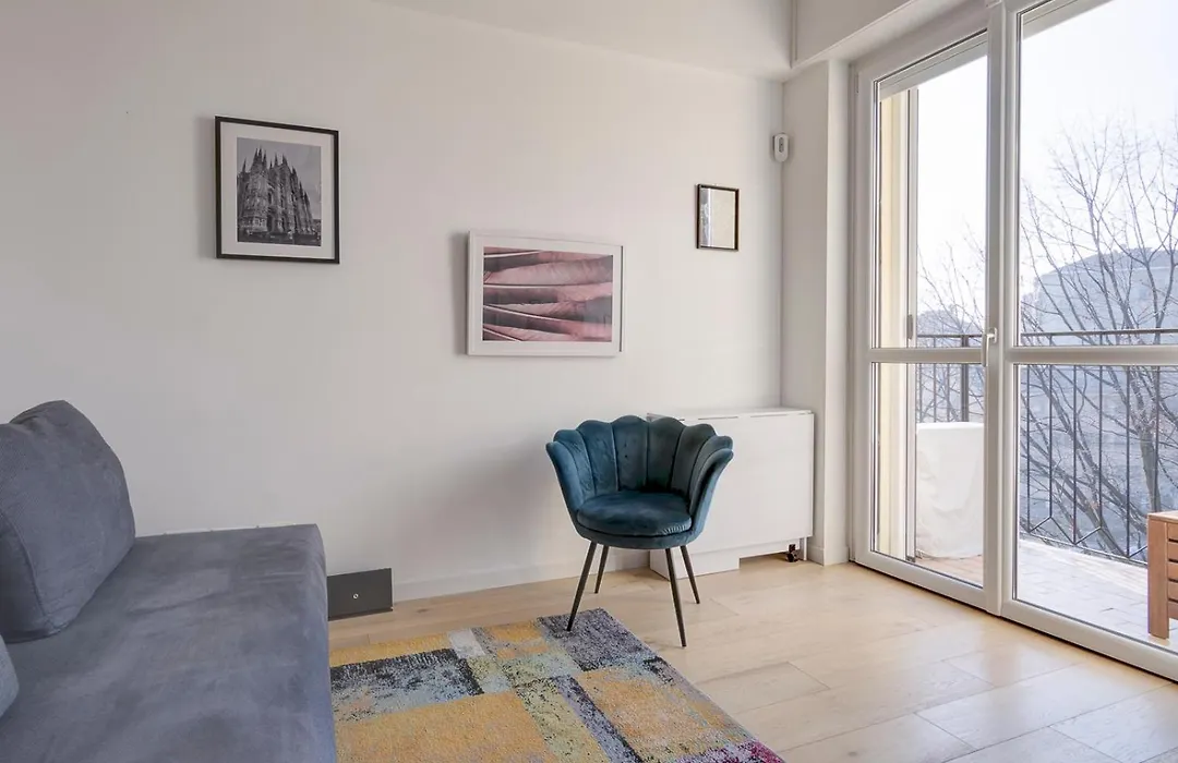 Loft Charme: Bilocale con Balcone-1